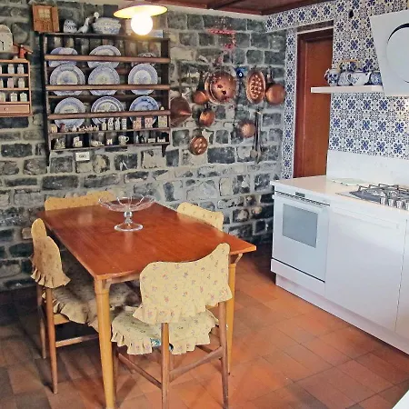 Sleeps 6 Pool Wifi Civenna