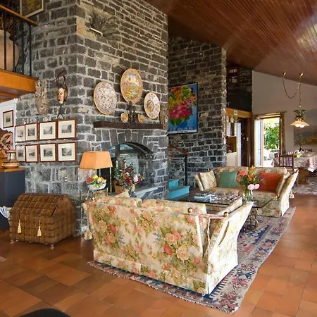 Villa Sleeps 6 Pool Wifi Civenna